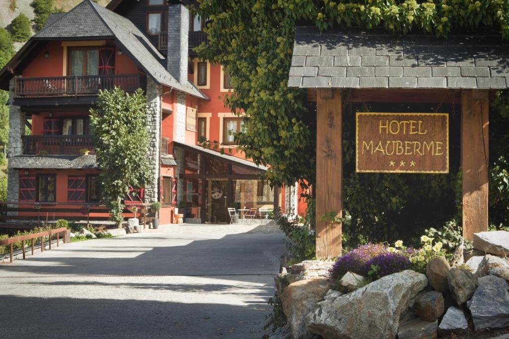 Mauberme Mountain Boutique Hotel en Salardú admite mascotas